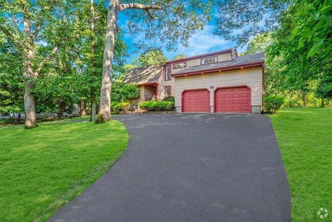 Building Photo - 5 Bay Woods Dr Rental
