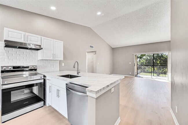 Photo - 719 Gardens Dr Unit 201