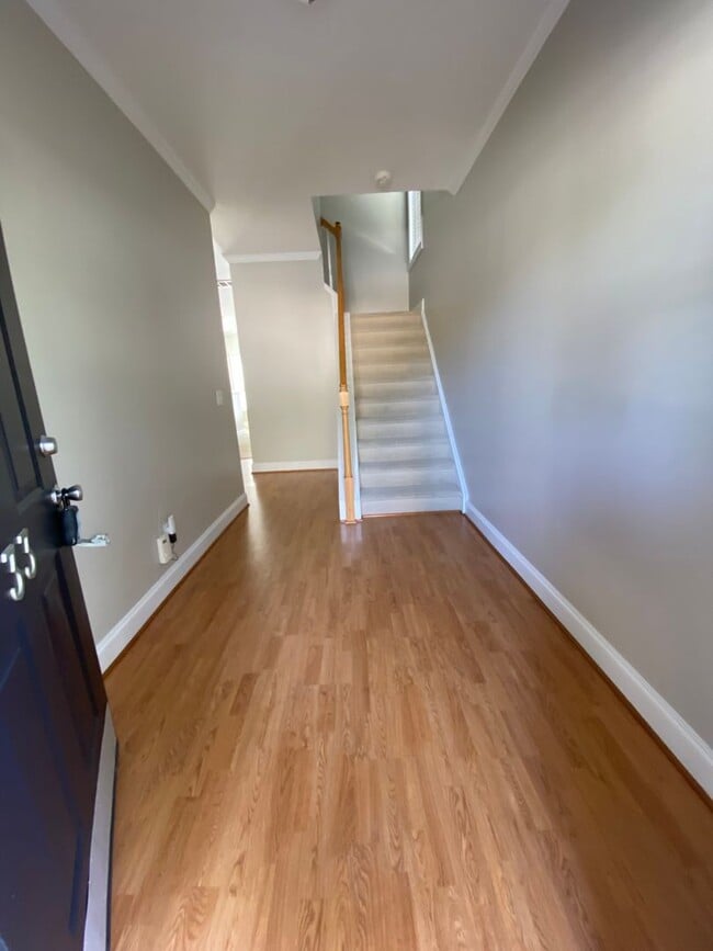 Photo - End Unit Townhouse in Pennington Square