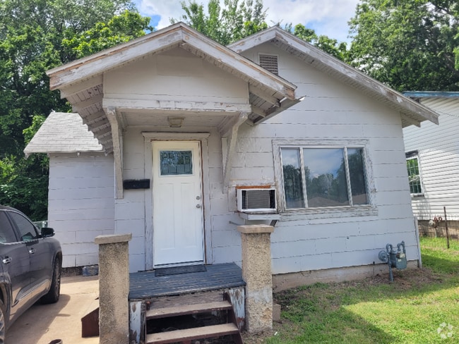 Building Photo - 208 N Franklin Ave Rental