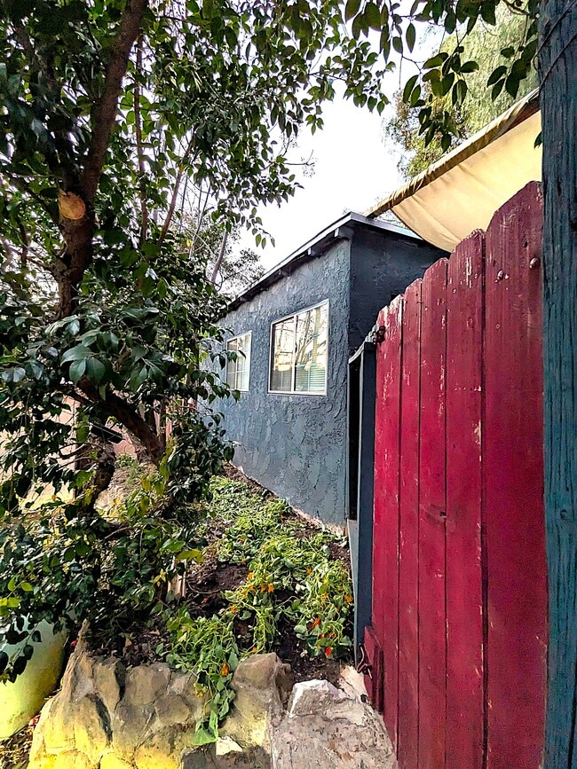 Building Photo - 9401 Notre Dame Ave