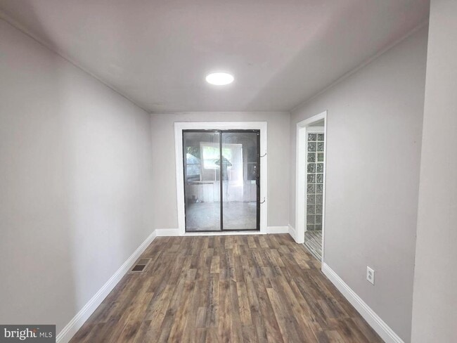 Photo - 6653 Perry Ave