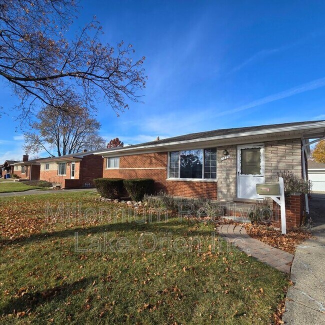 Building Photo - 11539 Hanford Dr