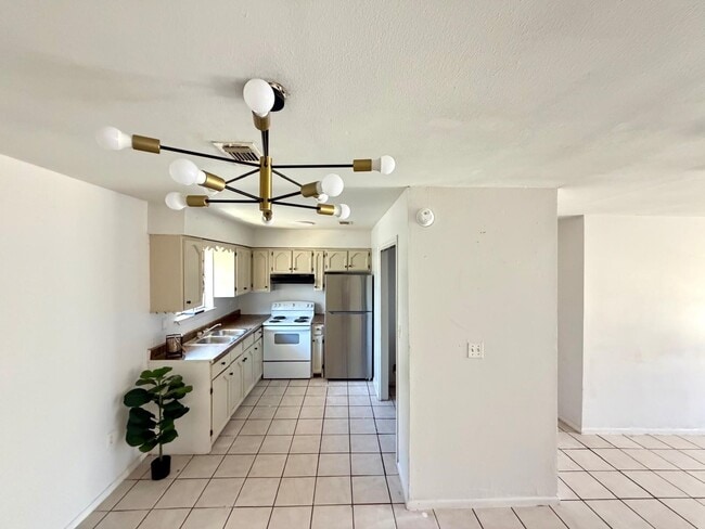 Photo - 2620 Barrios St Unit 3