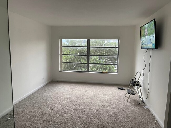 Photo - 2751 N Palm Aire Dr Unit 304