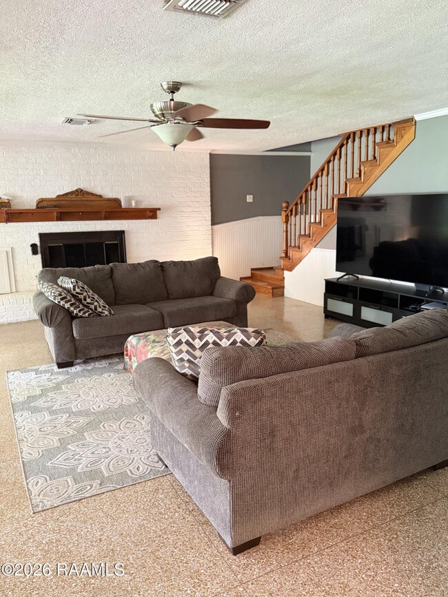 Photo - 204 Carolyn Dr