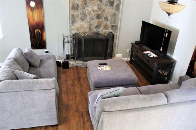 Photo - 1068 Falling Water Dr