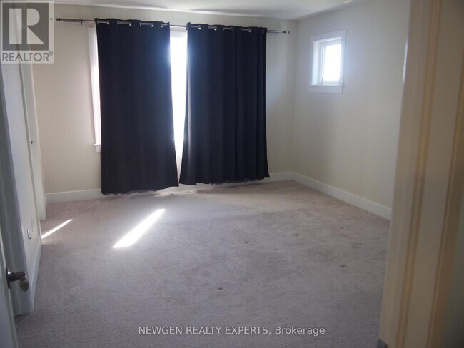 Photo - 189 Dr Richard James Cres