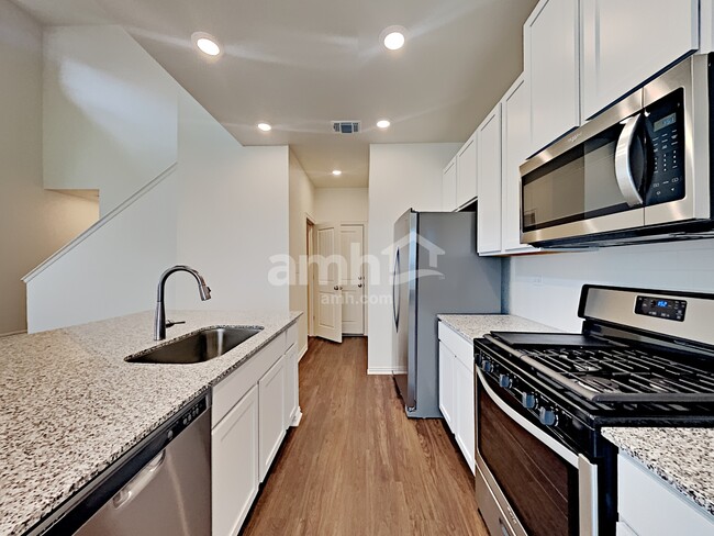 Photo - 2722 Meadowood Heights