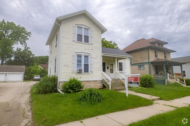 Building Photo - 274 E 1st St Unit 274 E 1st St Rental