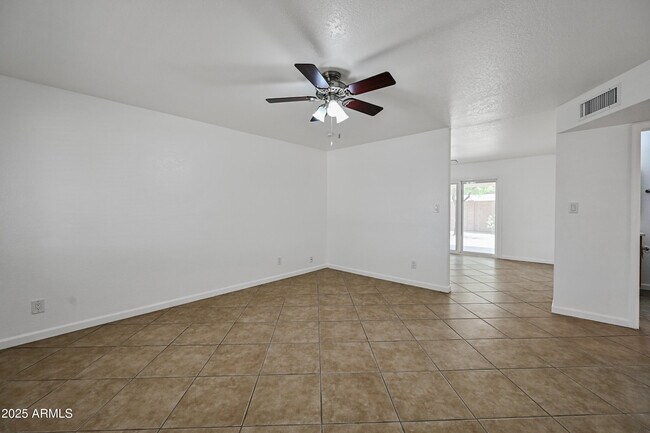 Photo - 1503 E Florian Ave