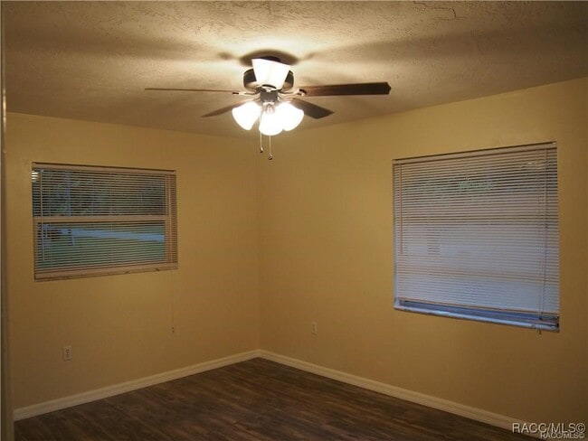 Building Photo - 6400 E Kent St