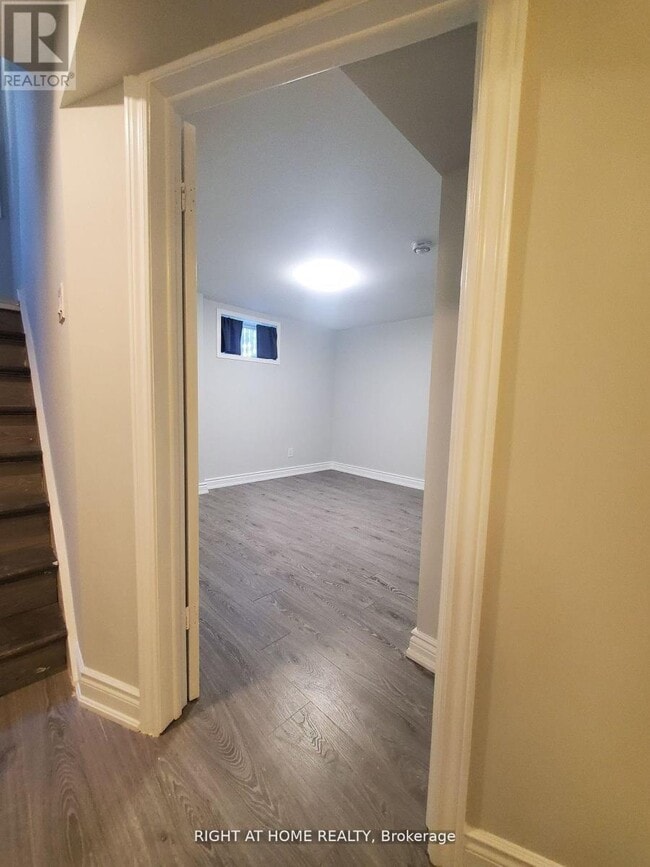 Photo - 214 Kenilworth Ave S