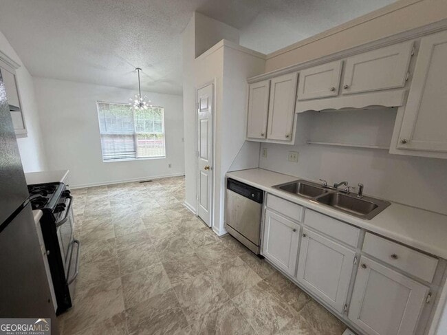 Photo - 1613 Fort Perry Way