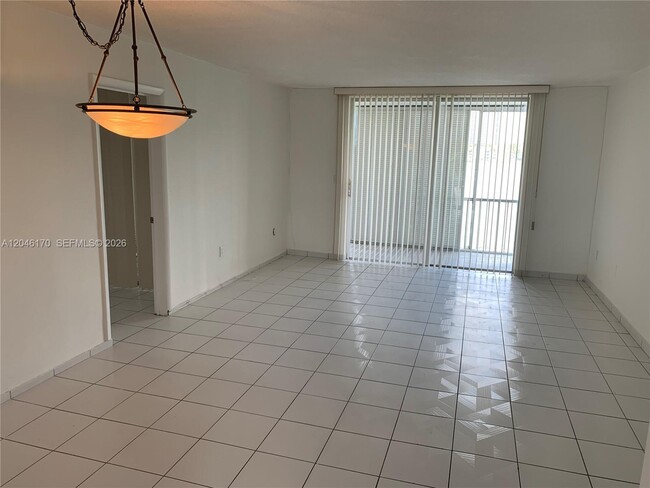 Photo - 2861 Leonard Dr Unidad F301