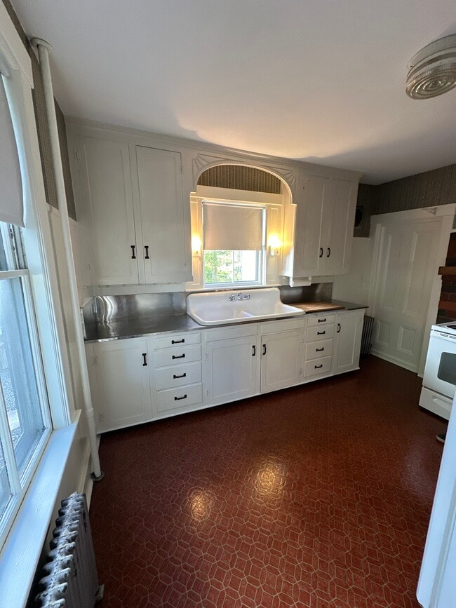 Photo - 68 Oak St
