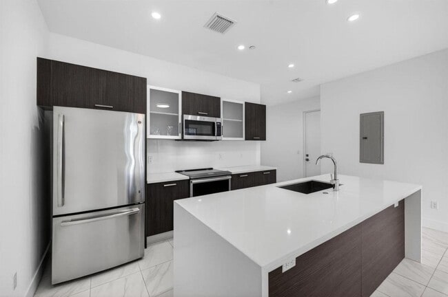 Photo - 1044 NE 18th Ave