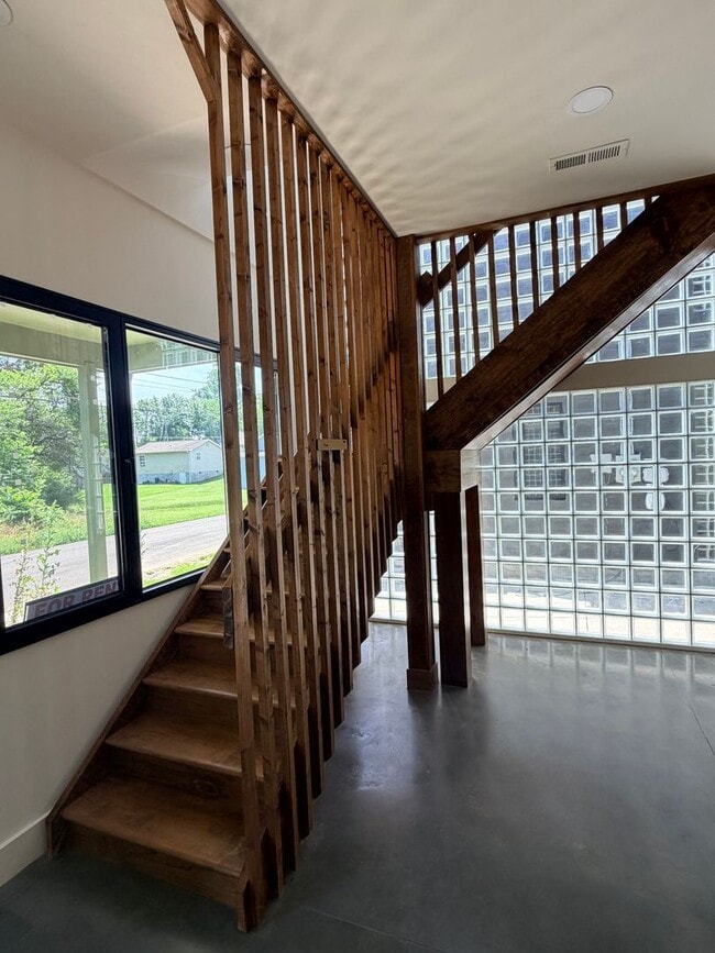Photo - Contemporary Modern Living in North Knoxville! 37917 - 3 Bedroom, 2.5 Bath Stunning 2-story Conte...