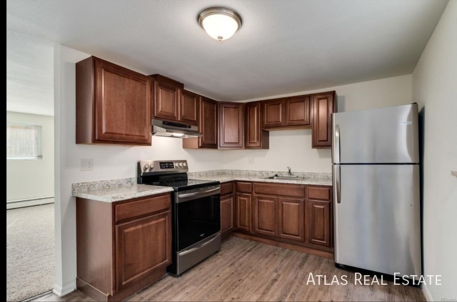Photo - 3730 Owens Street-C