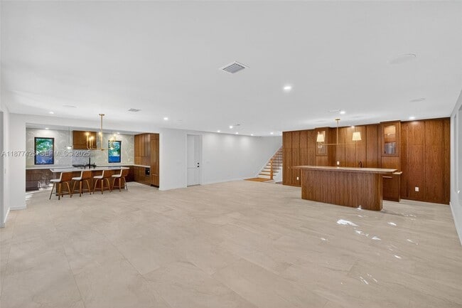 Photo - 2330 Overbrook St