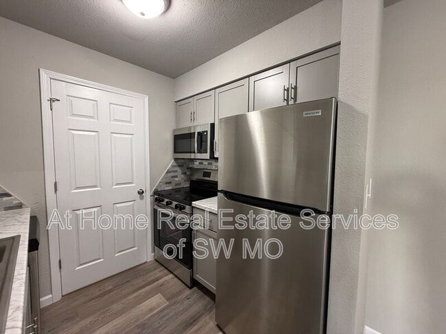 Photo - 721 E Bain St