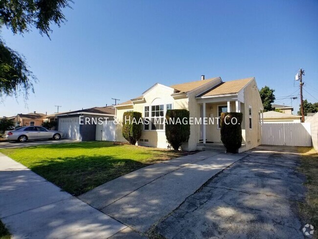 Building Photo - Lovely 2 Bedroom Home in a Fantastic North...