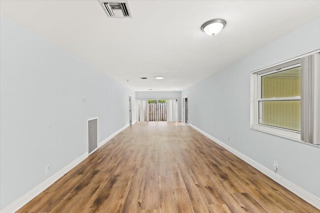 Photo - 503 SE 5th Cir