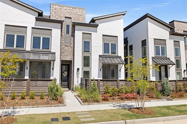 Photo - 19726 Curved Steel Dr