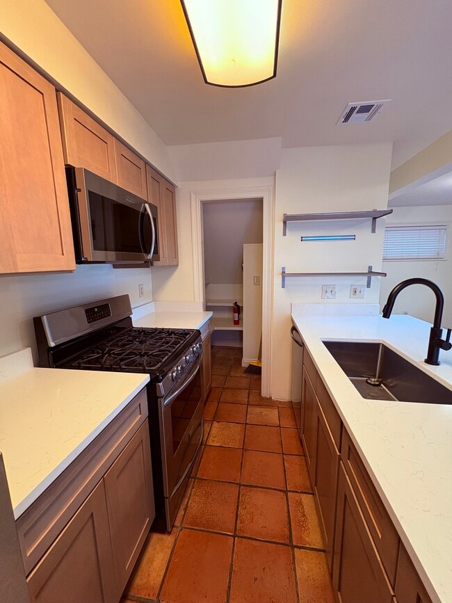 Photo - 1717 Upperline St