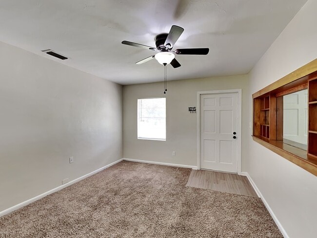 Photo - 408 Eastway Dr