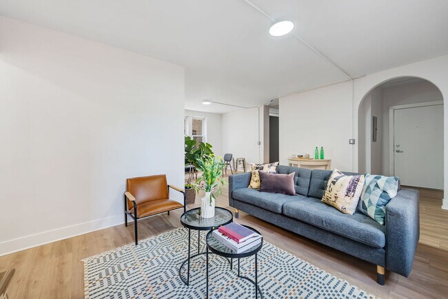 Photo - 1347 W Estes Ave