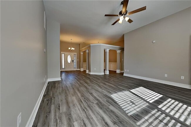 Photo - 805 River Valley Dr