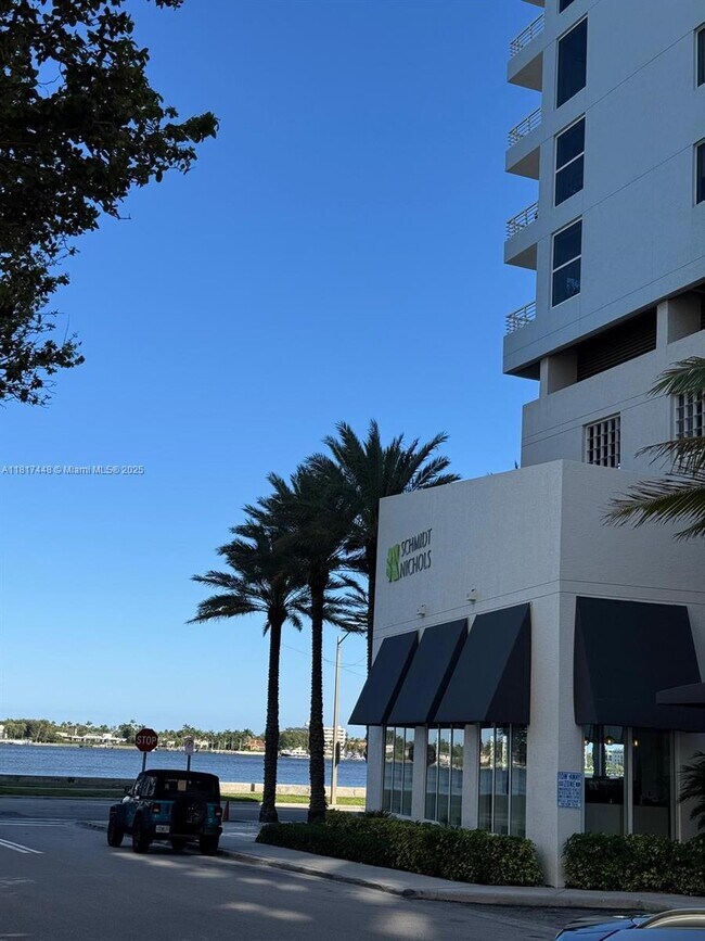 Building Photo - 1551 N Flagler Dr Unit 1110 Rental