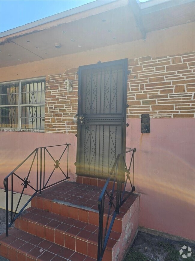 Building Photo - 210 NW 69th St Unit 1 Rental