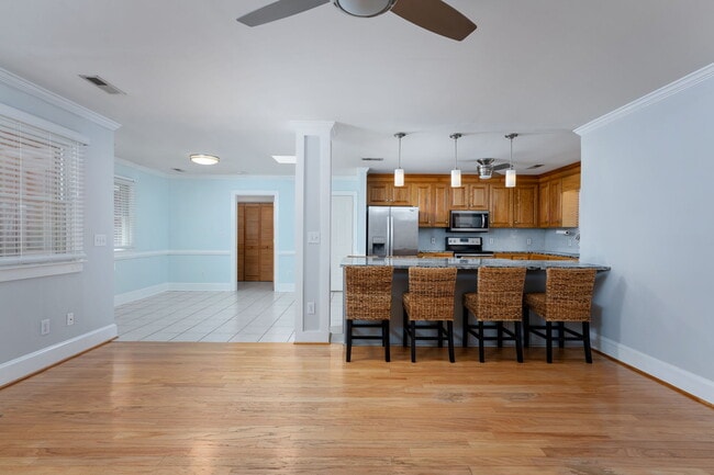 Photo - 320 Mendenhall Dr