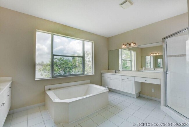Photo - 1388 Beacon Cir