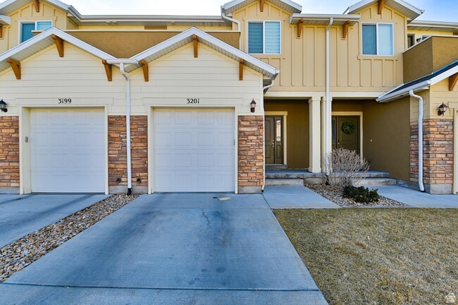 Photo - 3201 W Desert Lily Dr Townhome