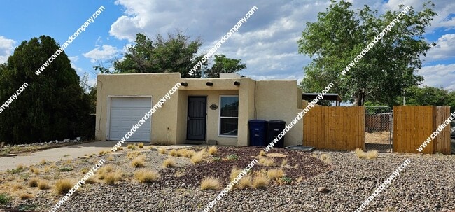 Nice 3 Bedroom, 2 Bathroom and 1,120 Sq Ft... - Nice 3 Bedroom, 2 Bathroom and 1,120 Sq Ft... House
