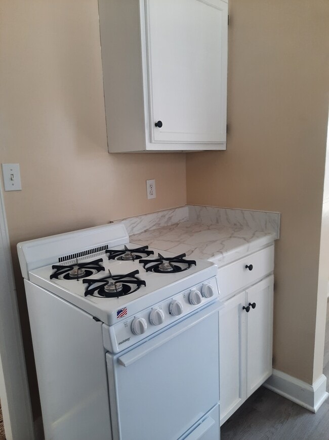 Photo - 226 E 5th Ave