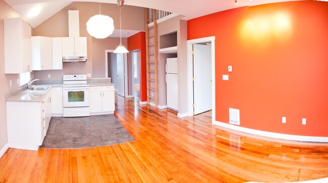 Building Photo - 311 19th Ave E Unit 3