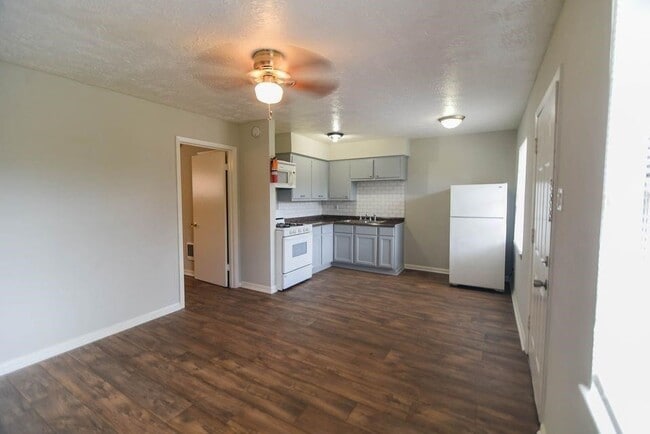 Photo - 311 Campbell Ave Unit 5