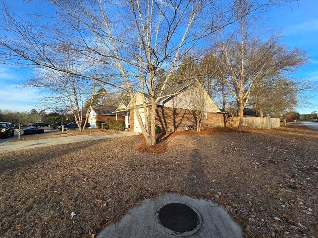 Photo - 901 Tristan St