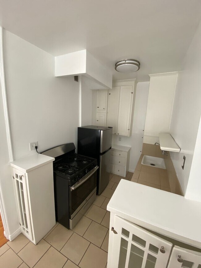 Photo - Normandie Apts.