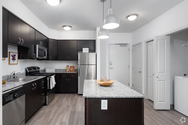 2BD, 2BA - 855SF