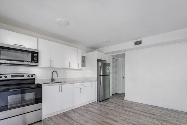 Photo - 1630 NW 18th St Unidad 01