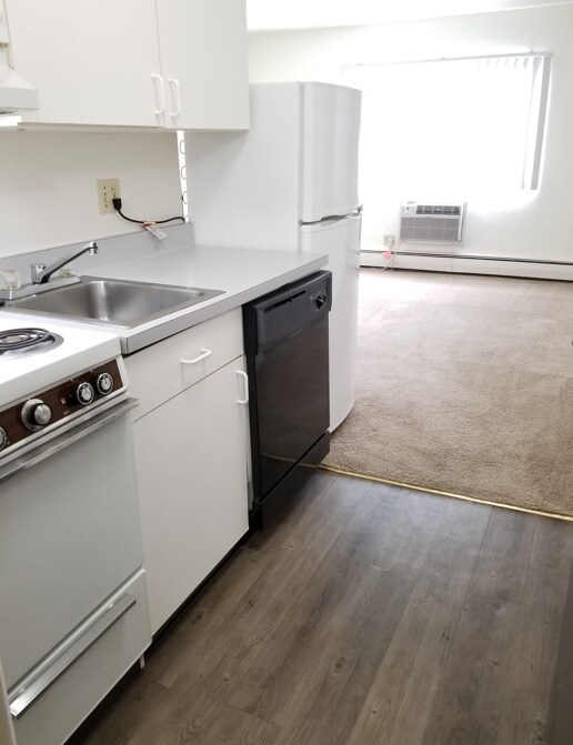 121 s Hancock/1BD