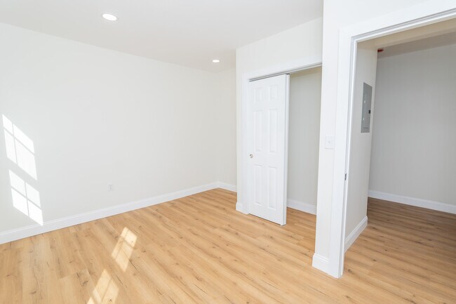 Photo - 84 Pembroke Ave