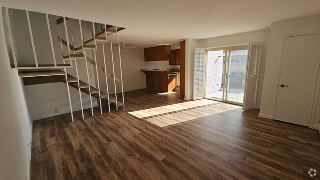 Building Photo - EASTER WAY - UTC 3 BR TOWNHOME CONVENIENTL...