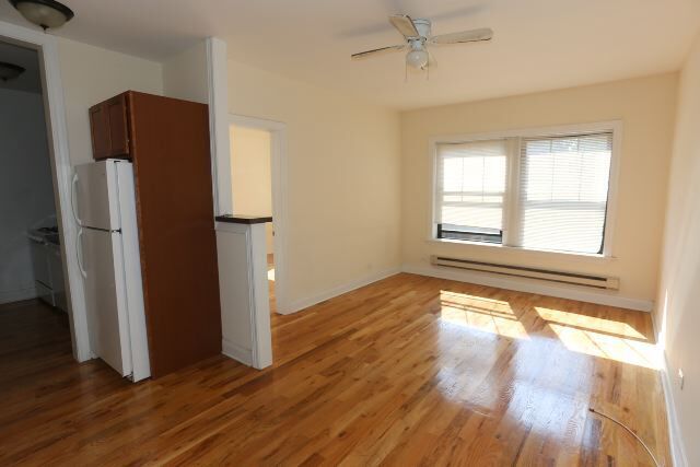 Photo - 633 W Cornelia Ave Unit E3