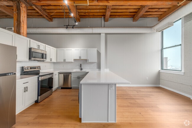 A8 - 1BR, 1BA - 710SF - Living Room